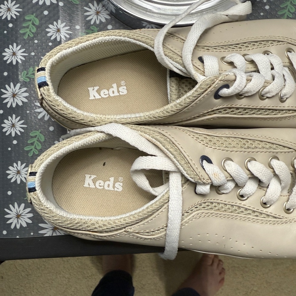 Cream Casual Leather Sneakers - Picture 3 of 5